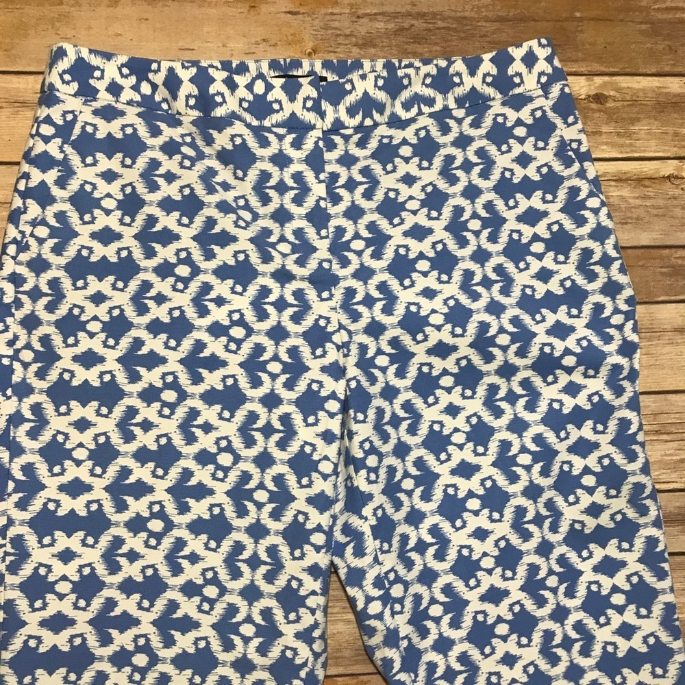 Printed Capris - Picture 4 of 8